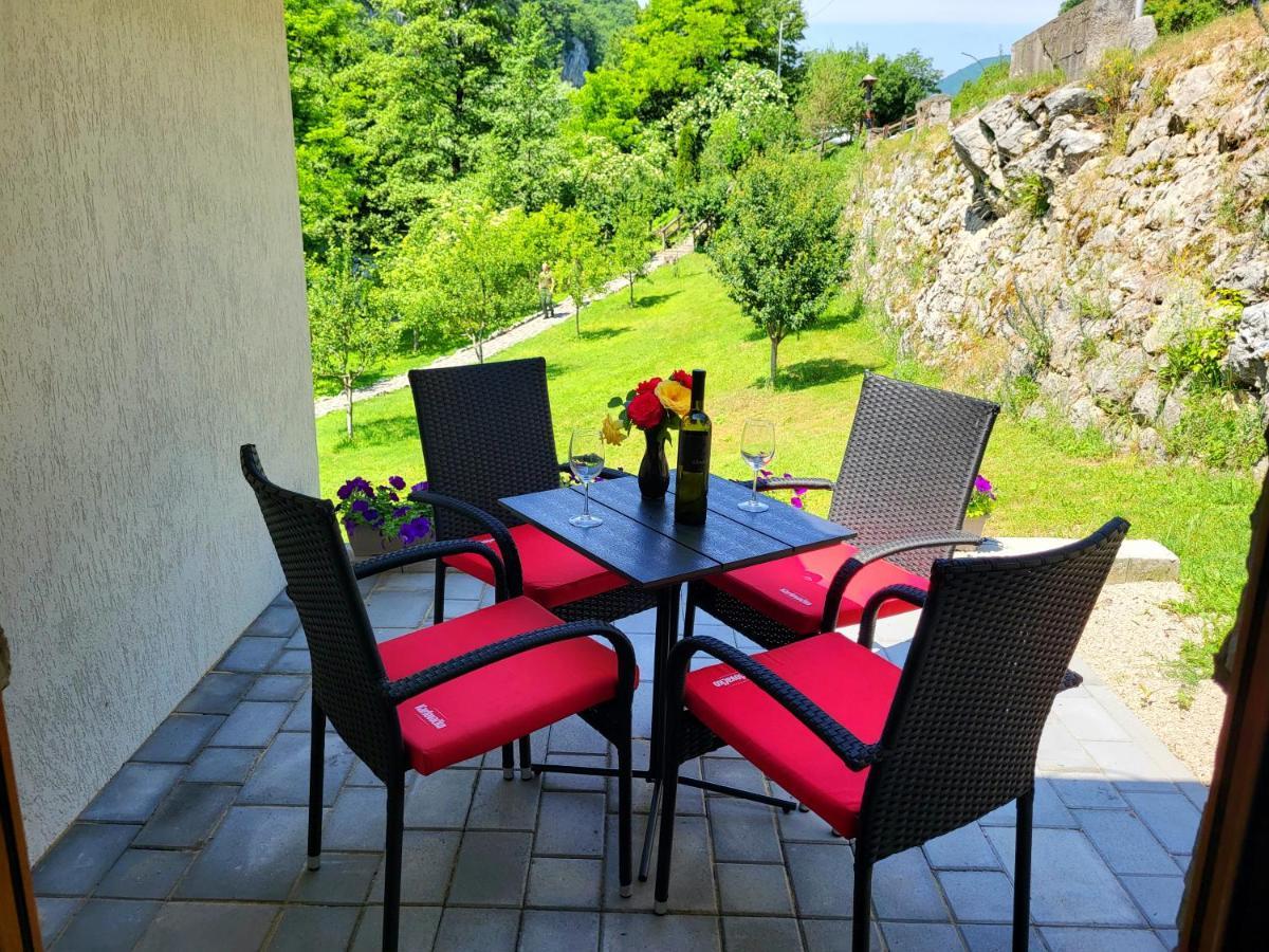 Konoba Slapovi Jajce Exterior foto